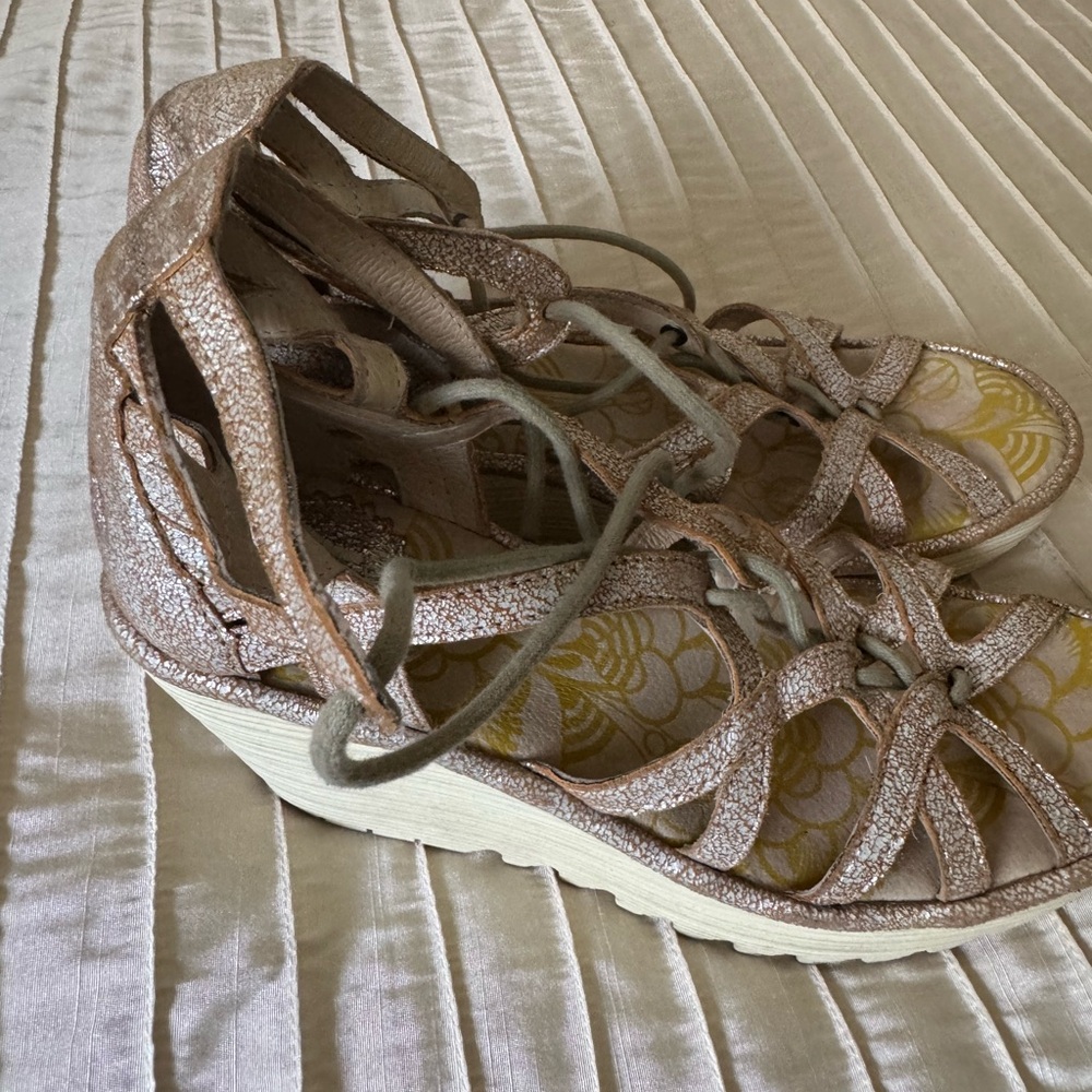 Fly London Women's Yuke Tan/Silver and Cream Sandals - Picture 2 of 7